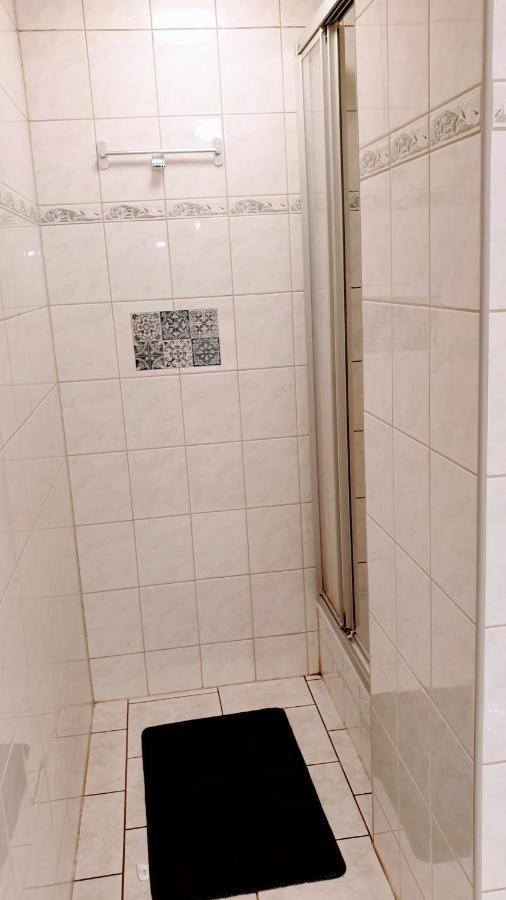 Budget Rooms In Halle With Shared Bathroom, Free Wifi, Netflix & Ipad Εξωτερικό φωτογραφία