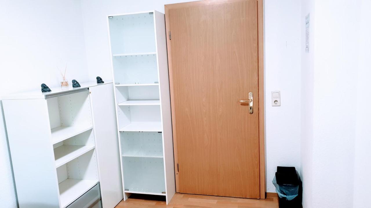 Budget Rooms In Halle With Shared Bathroom, Free Wifi, Netflix & Ipad Εξωτερικό φωτογραφία