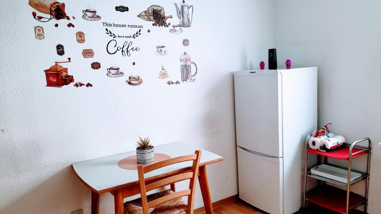 Budget Rooms In Halle With Shared Bathroom, Free Wifi, Netflix & Ipad Εξωτερικό φωτογραφία