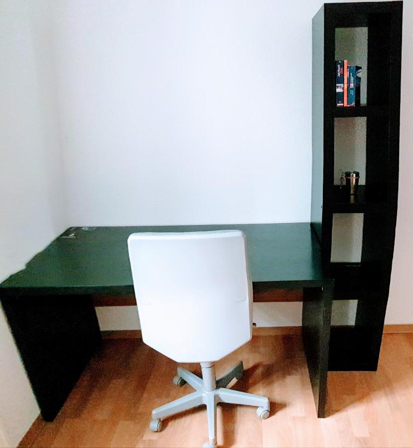 Budget Rooms In Halle With Shared Bathroom, Free Wifi, Netflix & Ipad Εξωτερικό φωτογραφία