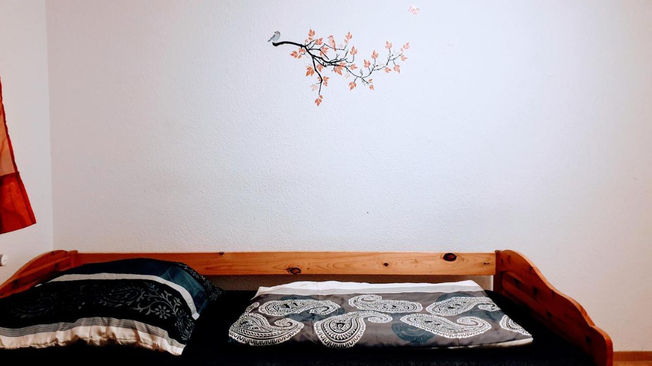 Budget Rooms In Halle With Shared Bathroom, Free Wifi, Netflix & Ipad Εξωτερικό φωτογραφία